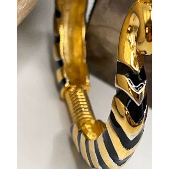 Black & Crystal Tiger Head Bracelet - Picture 2 of 12